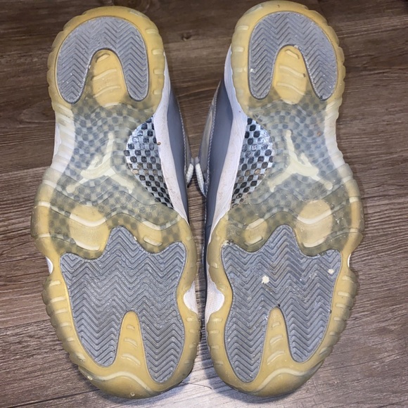 Jordan 11 Low - Picture 9 of 9